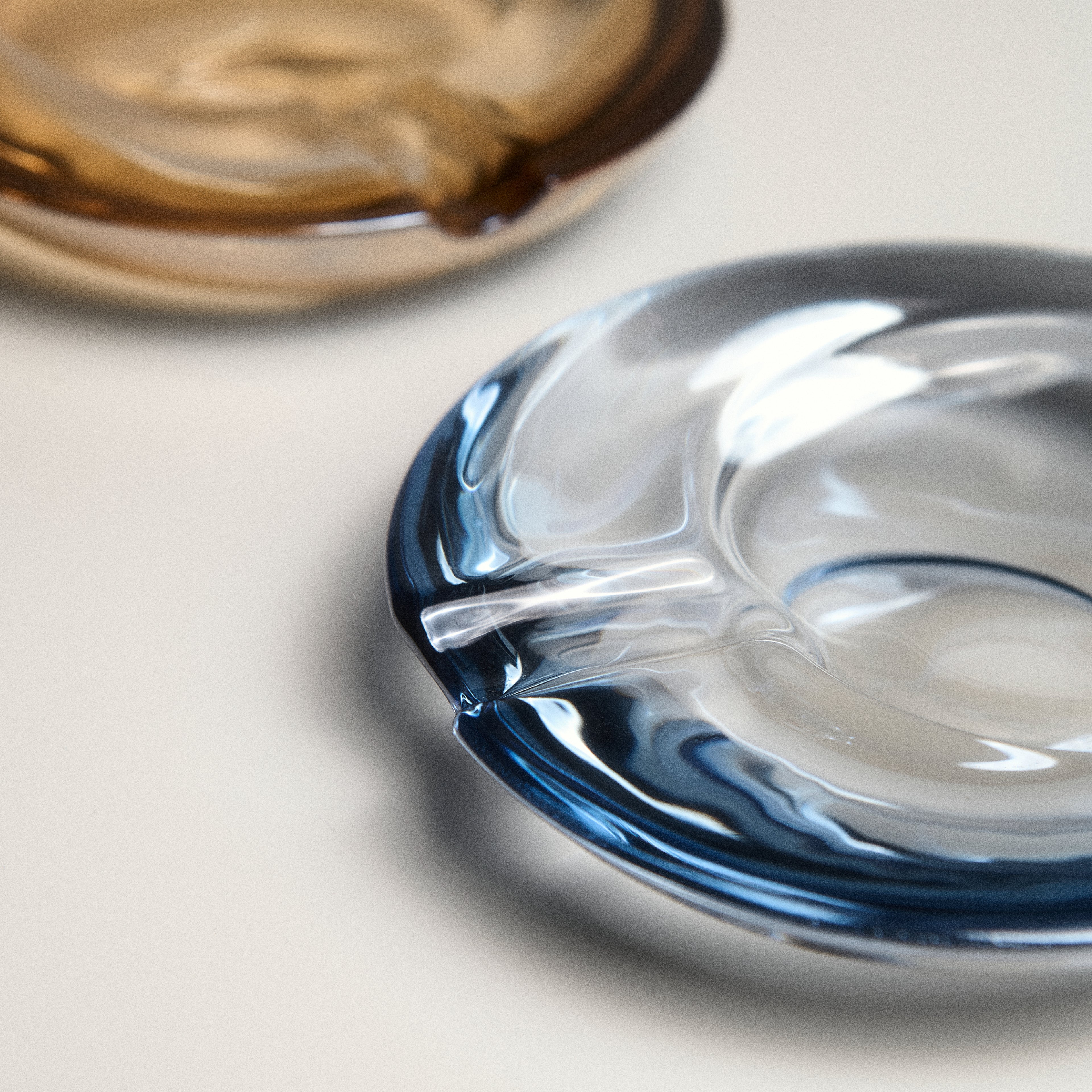 V.VLT SELECT｜圓玻線香盤 - 琥珀