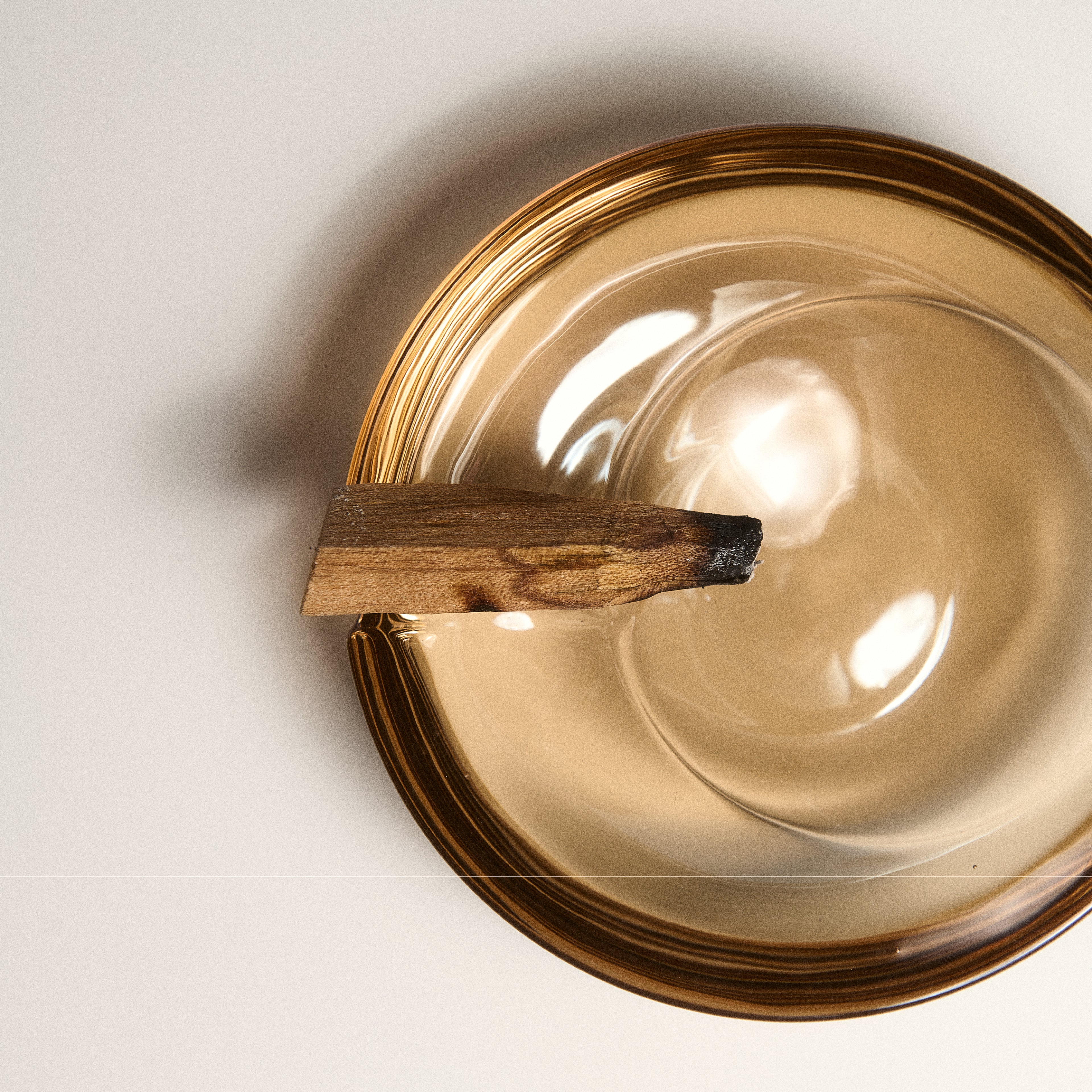 V.VLT SELECT｜圓玻線香盤 - 琥珀