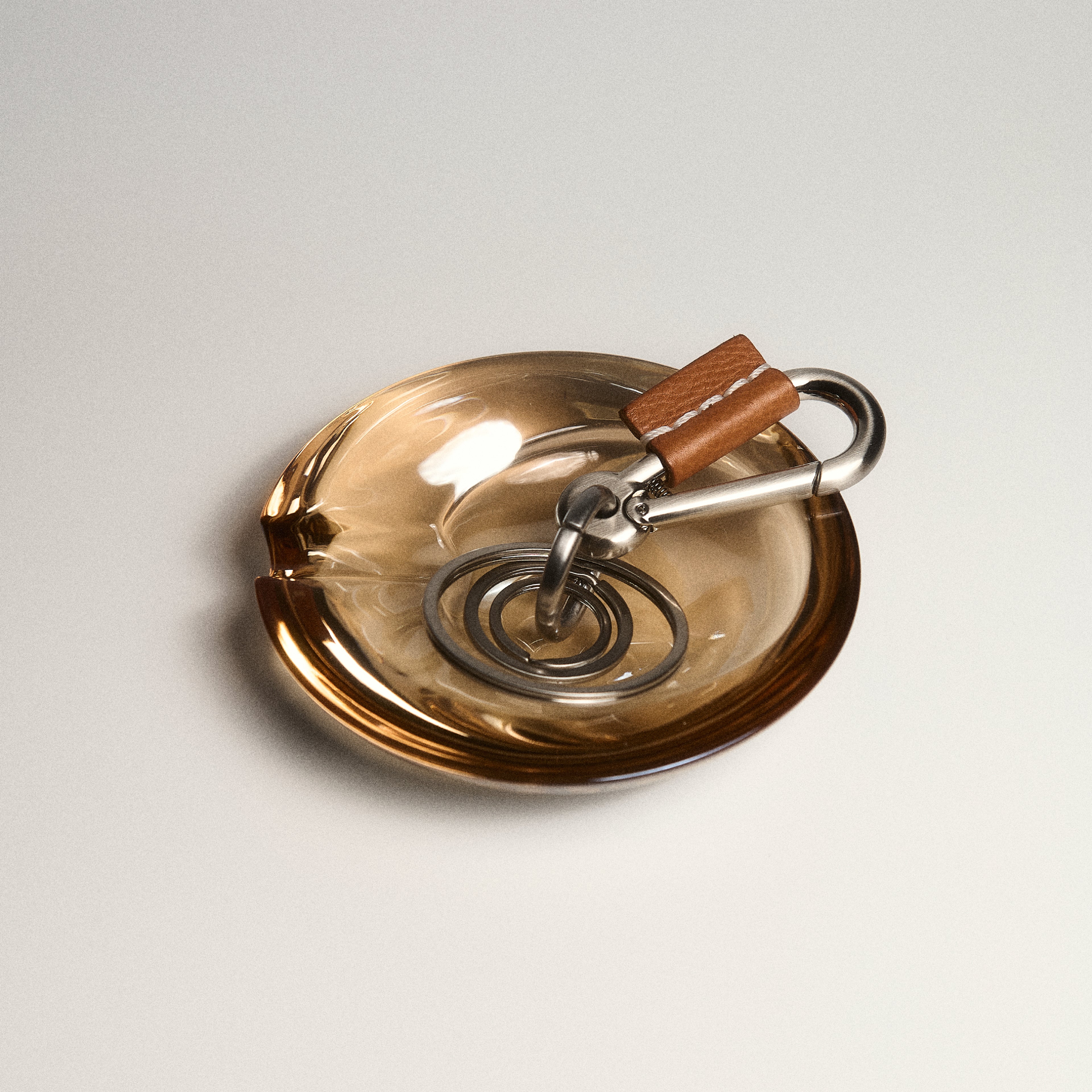 V.VLT SELECT｜圓玻線香盤 - 琥珀