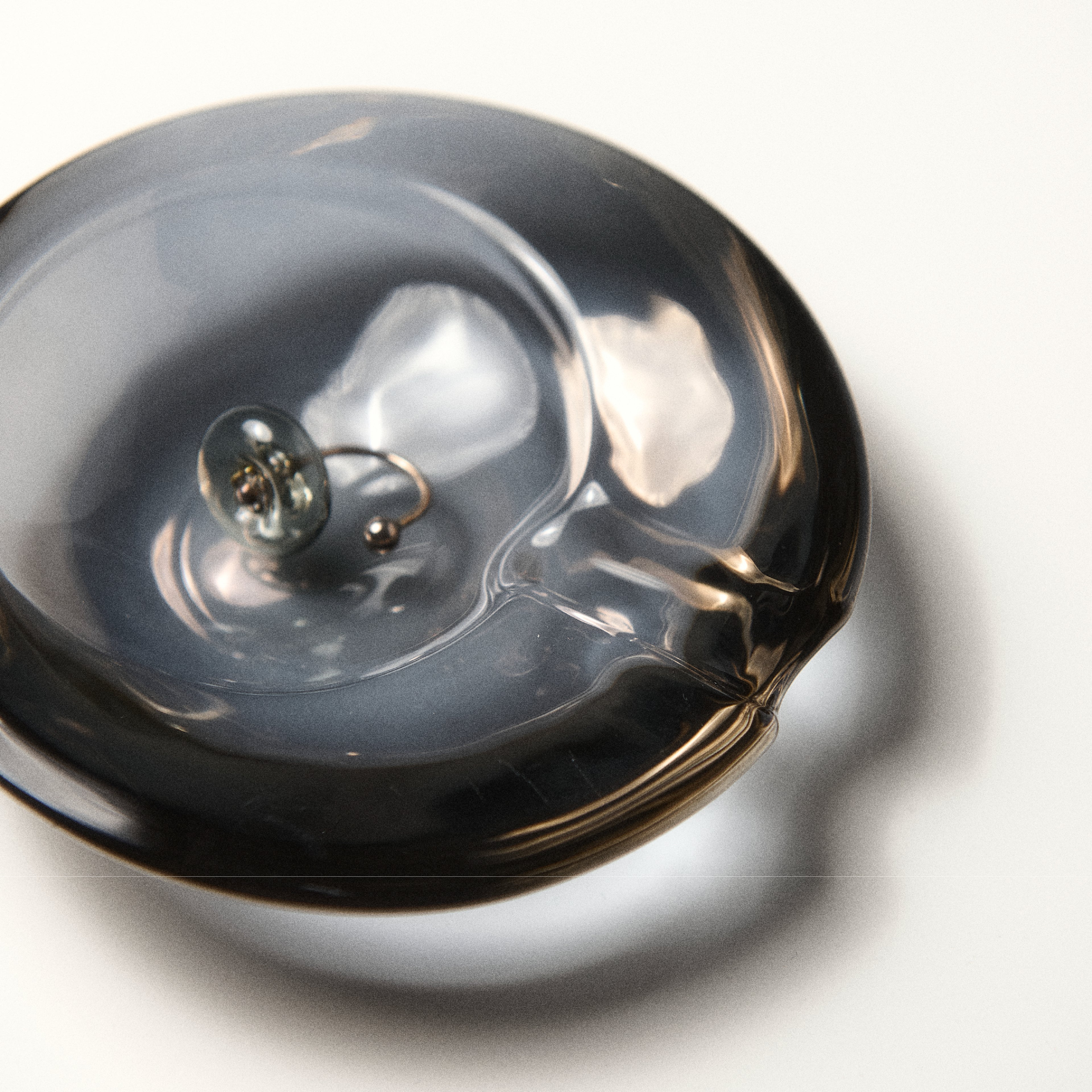 V.VLT SELECT｜圓玻線香盤 - 黑