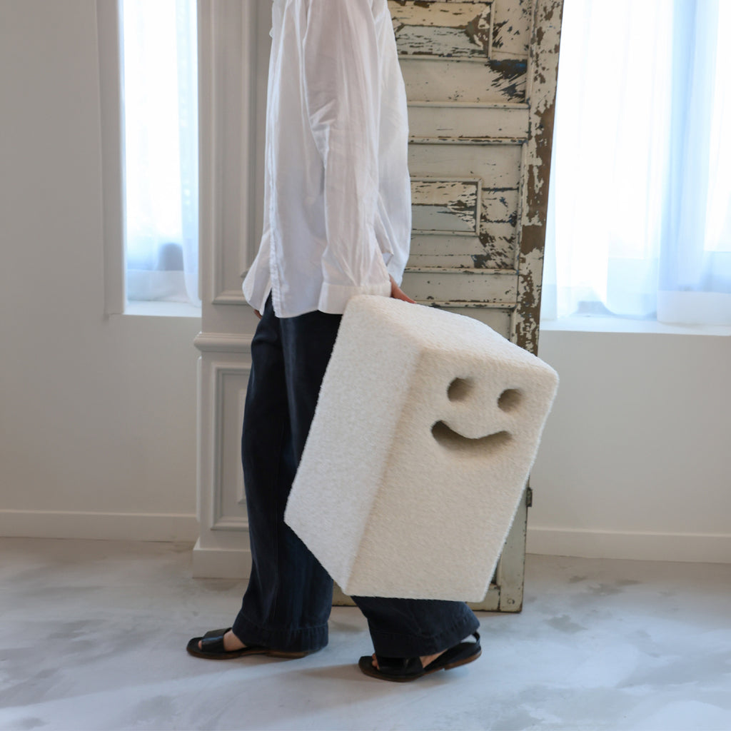 OH RRR MAK HOUSE｜Smile Stool 微笑椅 - White (Standard)