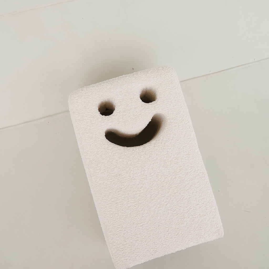 OH RRR MAK HOUSE｜Smile Stool 微笑椅 - White (Standard)