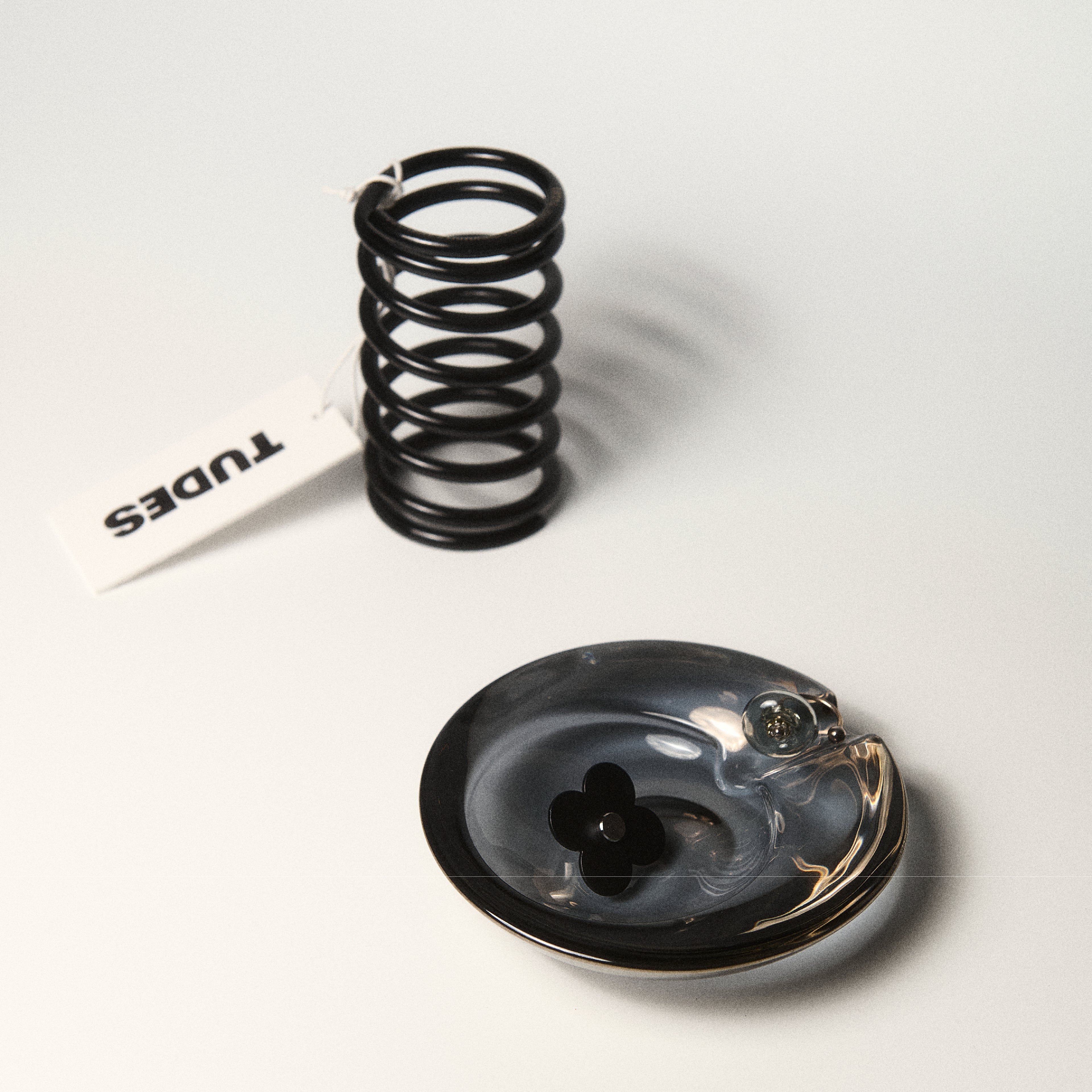 V.VLT SELECT｜圓玻線香盤 - 黑