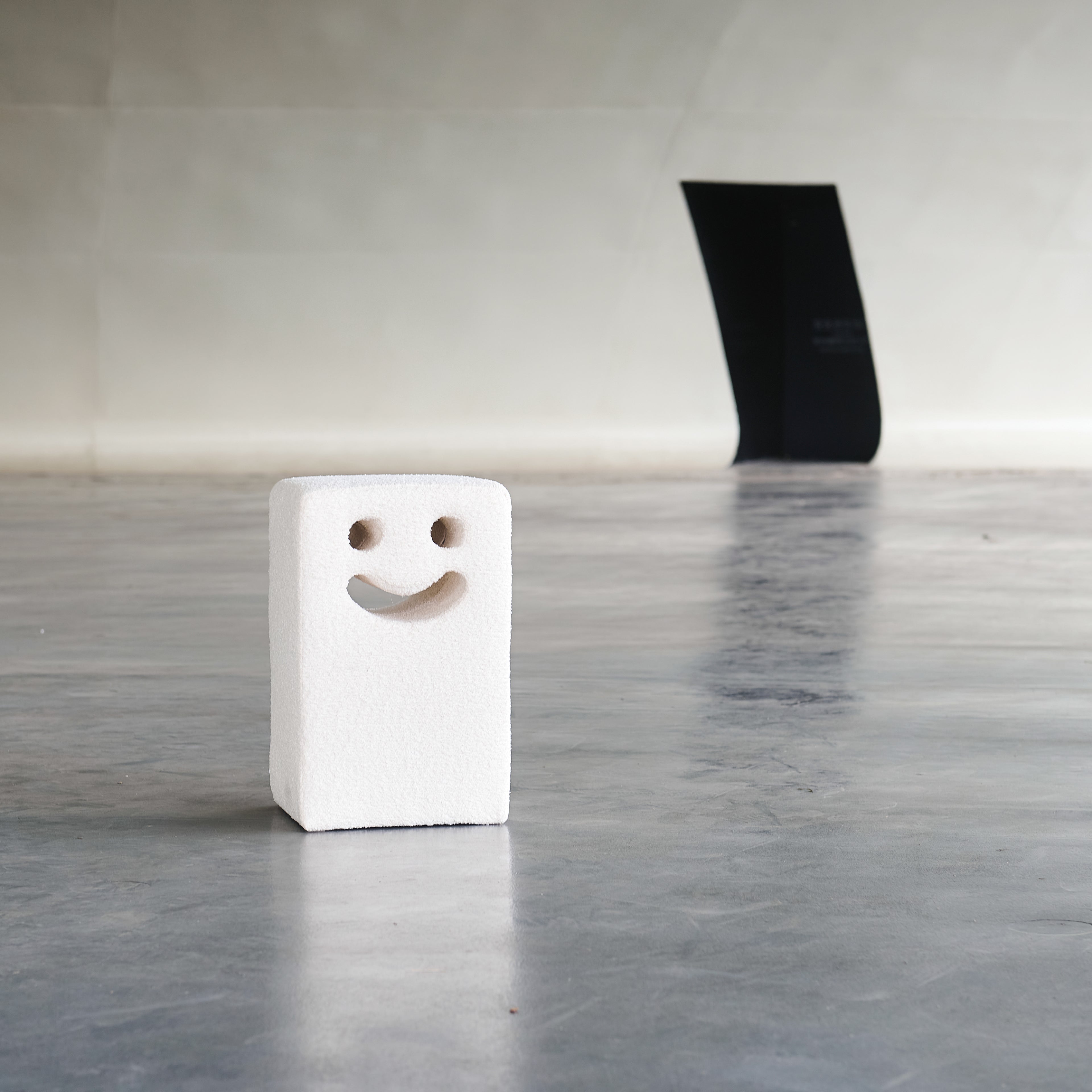 OH RRR MAK HOUSE｜Smile Stool 微笑椅 - White (Standard)