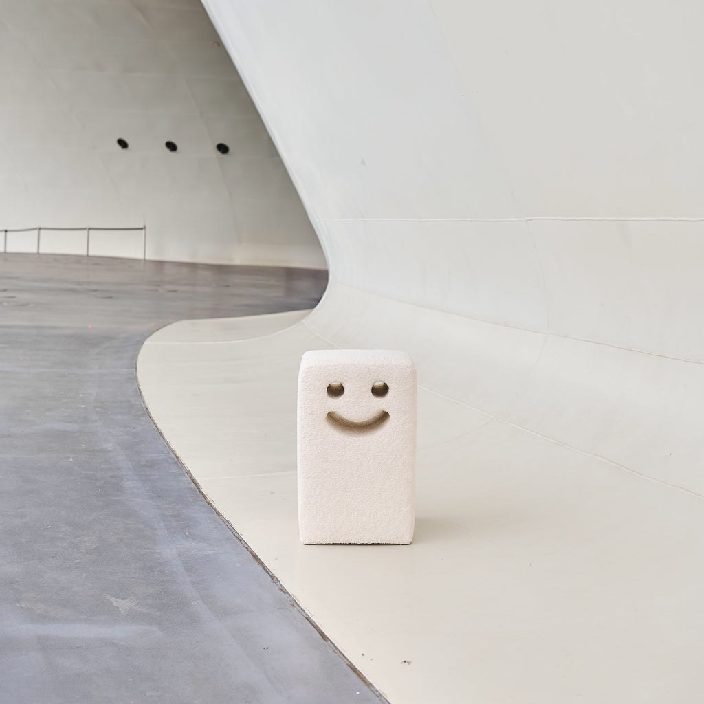 OH RRR MAK HOUSE｜Smile Stool 微笑椅 - White (Standard)