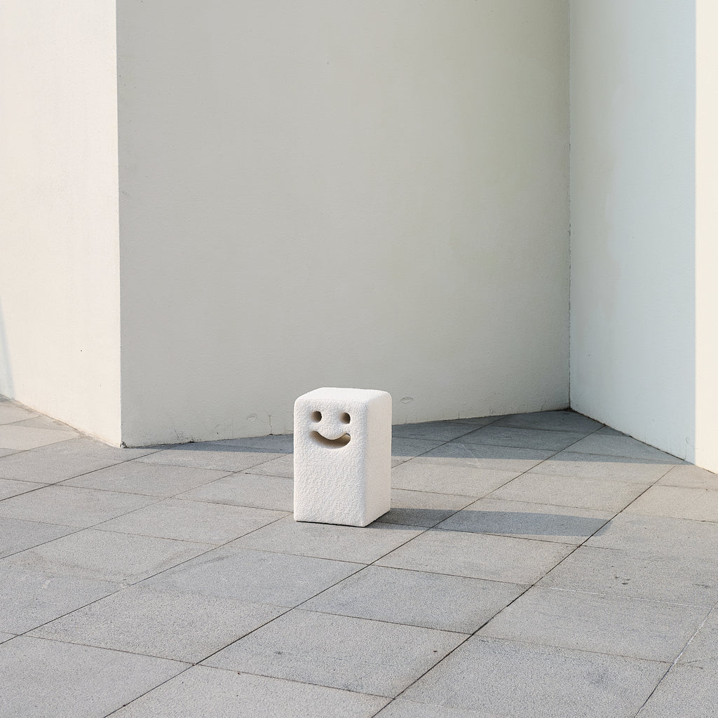 OH RRR MAK HOUSE｜Smile Stool 微笑椅 - White (Standard)