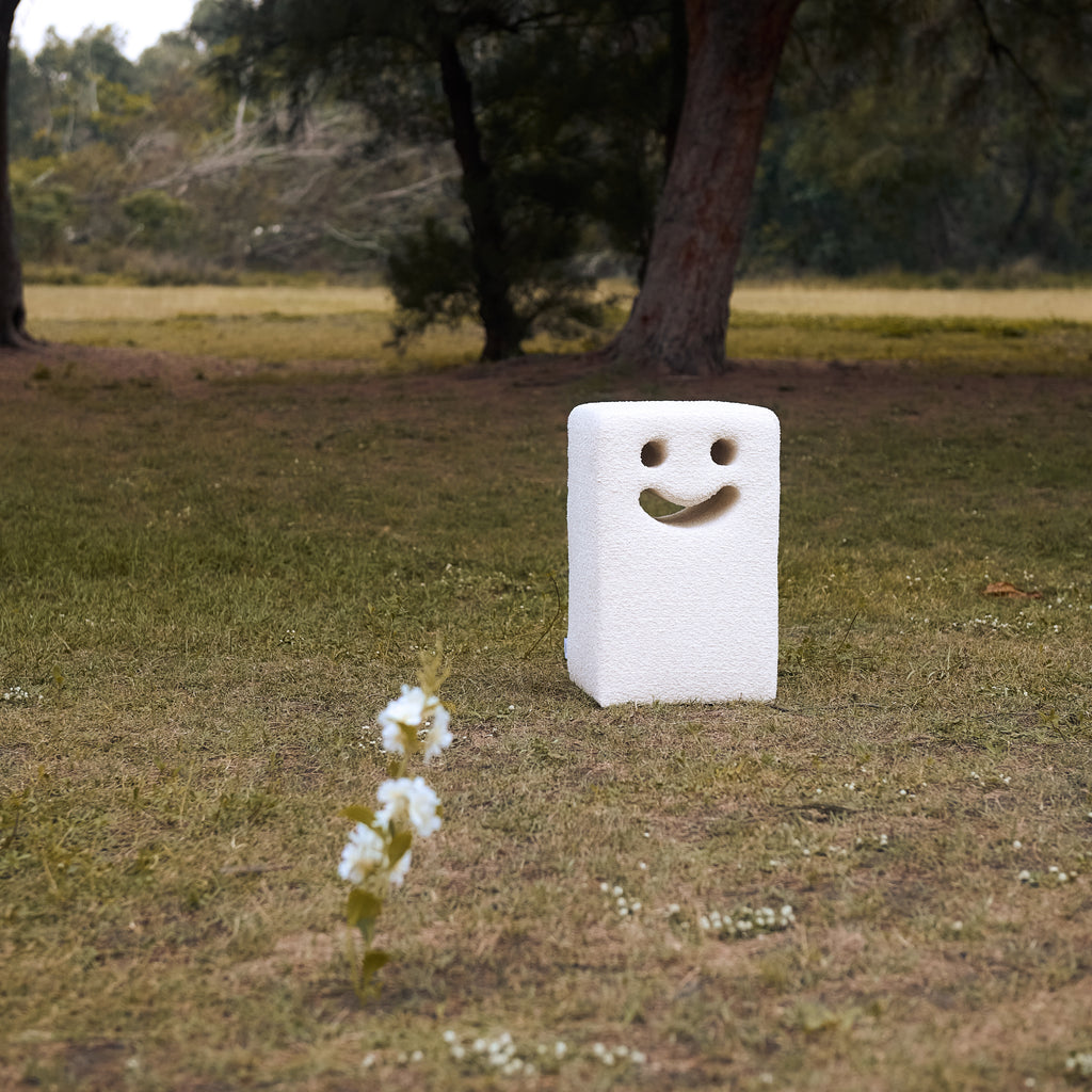 OH RRR MAK HOUSE｜Smile Stool 微笑椅 - White (Standard)
