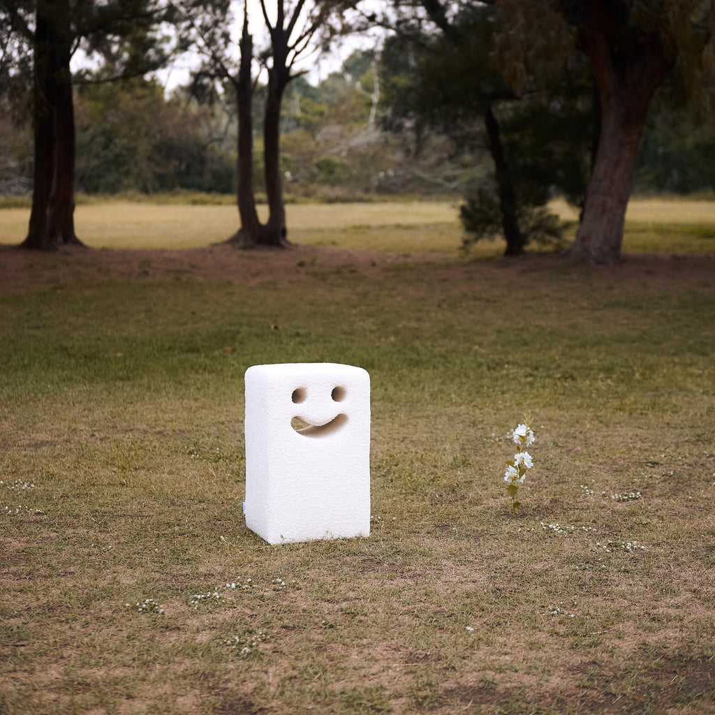 OH RRR MAK HOUSE｜Smile Stool 微笑椅 - White (Standard)