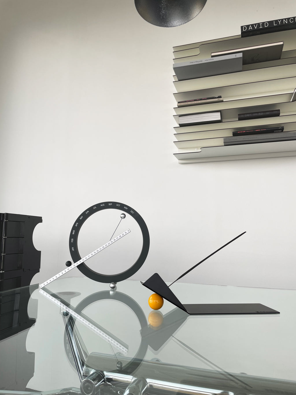 BLUE BALCONY｜Shape of Flying 線香座 - Black