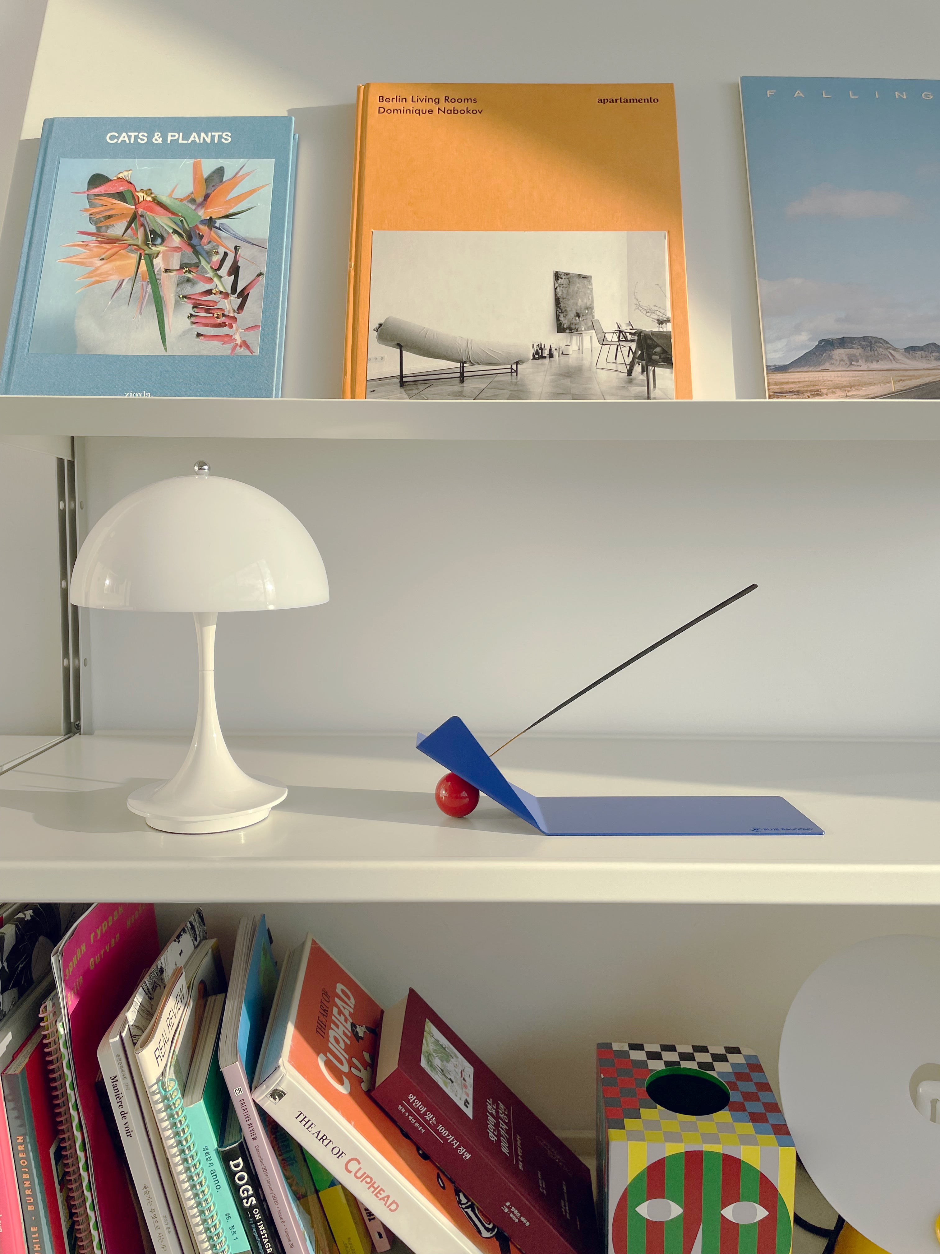 BLUE BALCONY｜Shape of Flying 線香座 - Blue