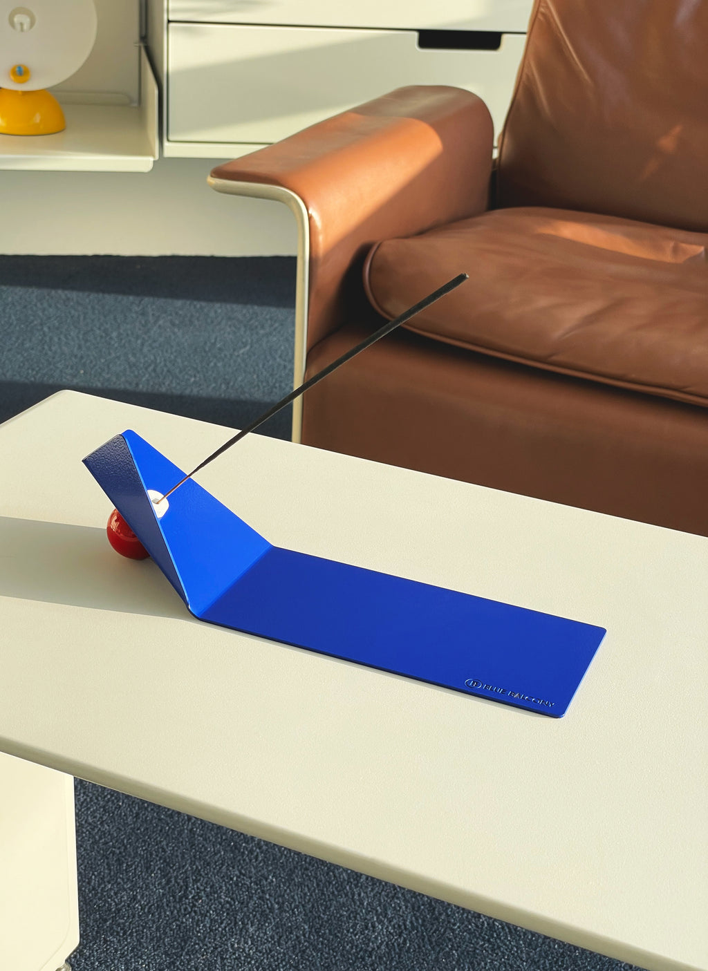 BLUE BALCONY｜Shape of Flying 線香座 - Blue