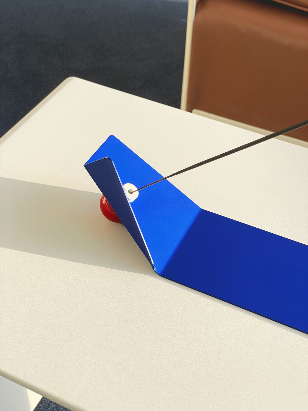 BLUE BALCONY｜Shape of Flying 線香座 - Blue