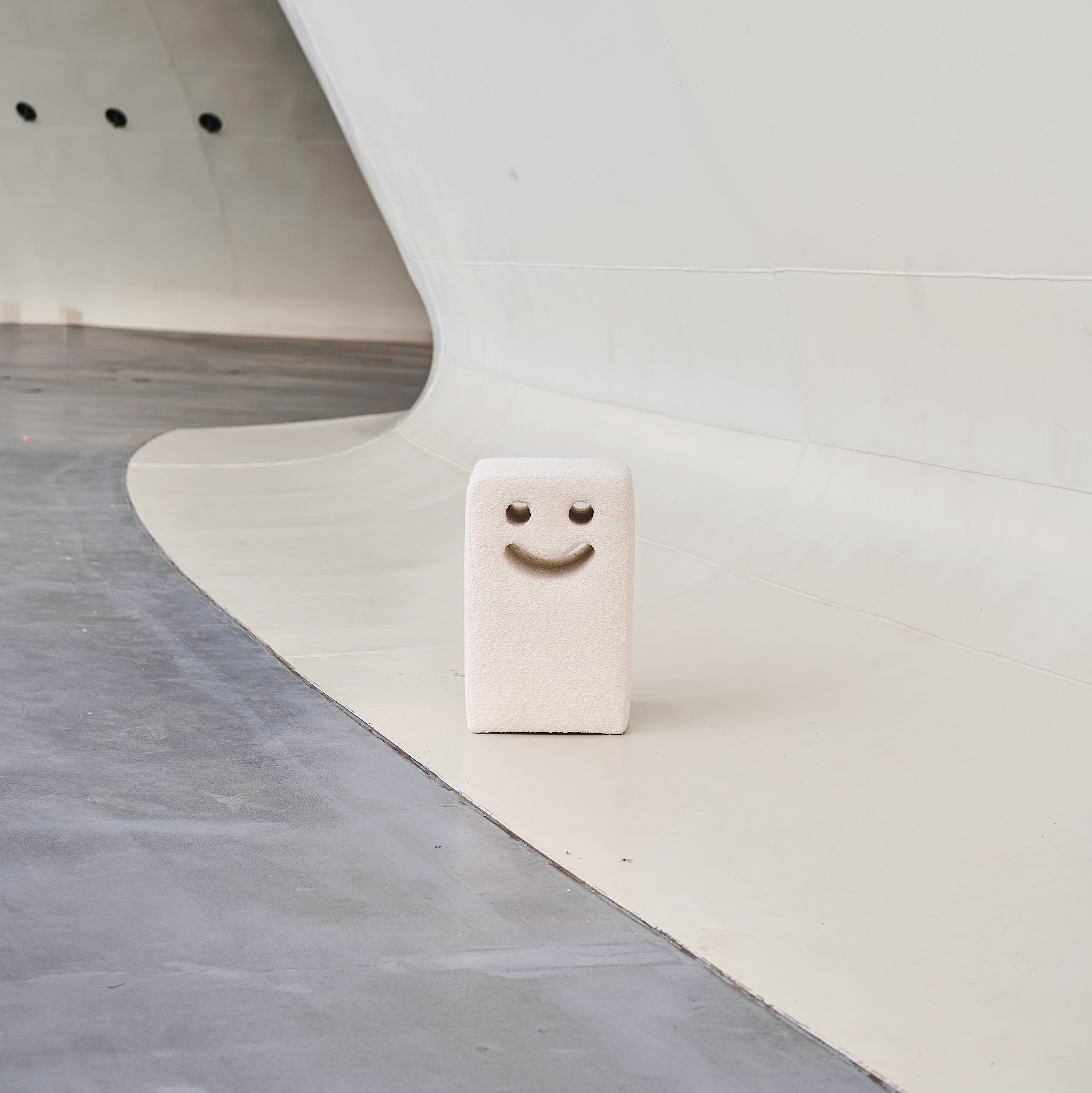 OH RRR MAK HOUSE｜Smile Stool 微笑椅