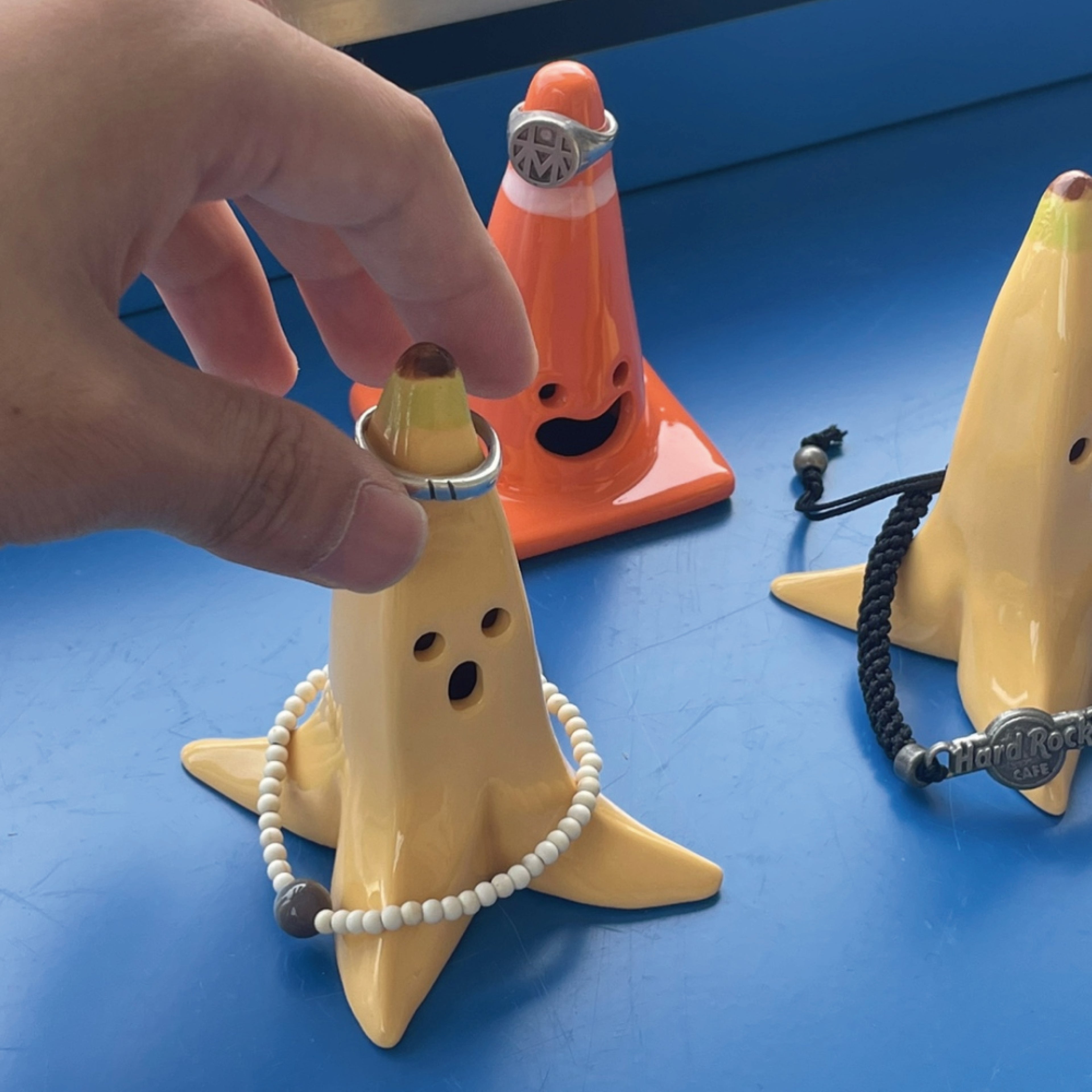 EACHIKE｜笑臉香蕉戒指台