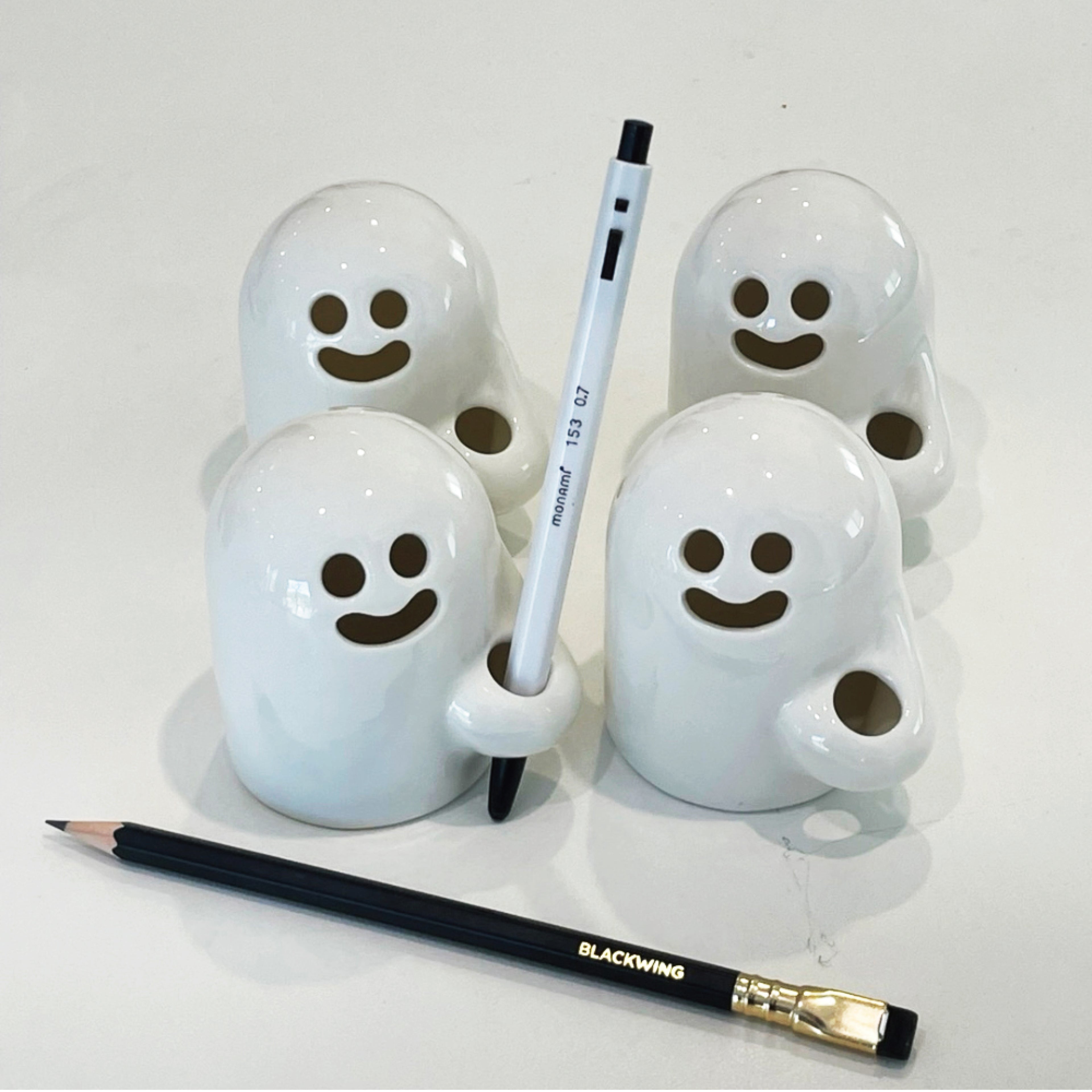 EACHIKE｜鬼鬼香氛筆座