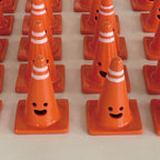 EACHIKE｜笑臉三角錐戒指台