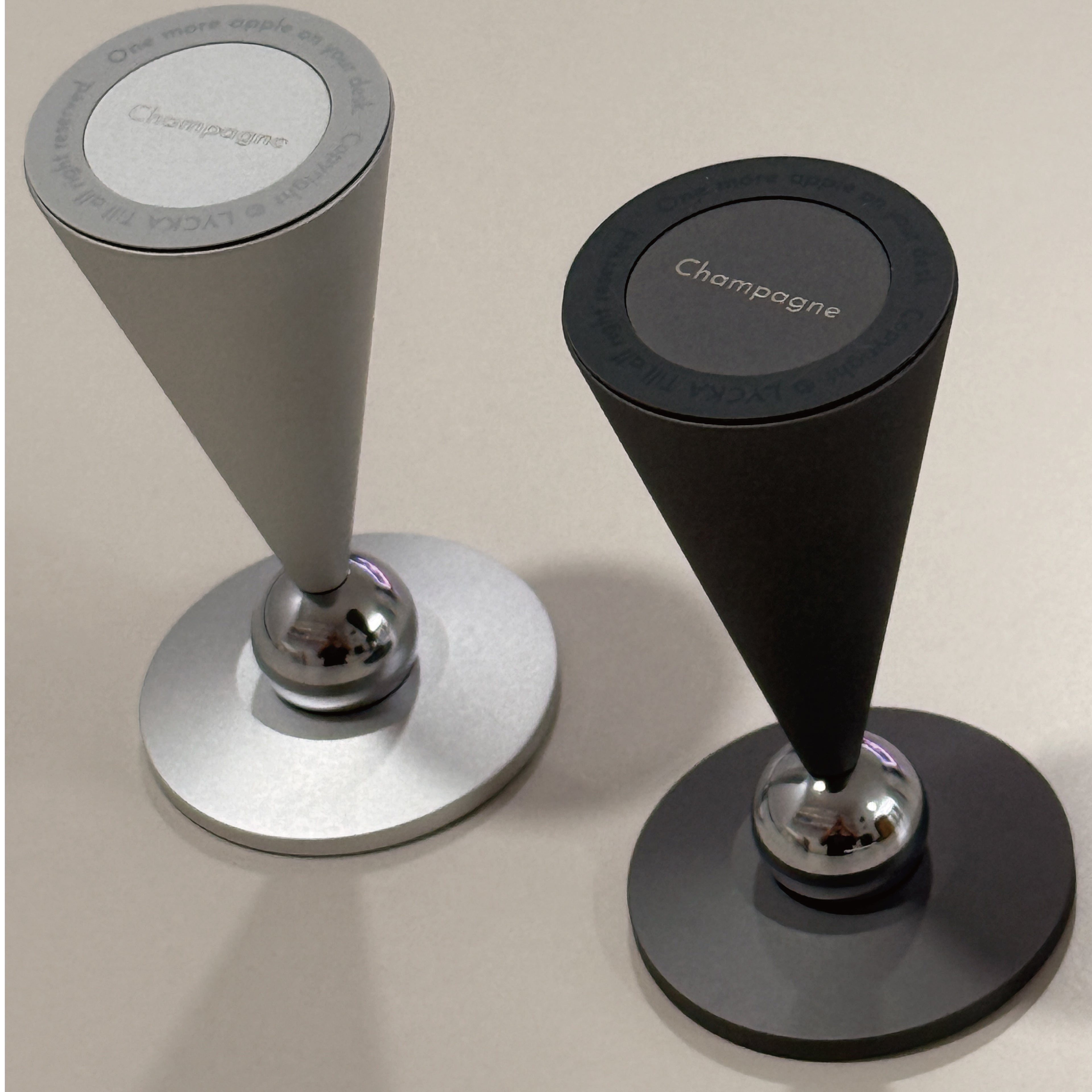 LYCKATILL｜Champagne 磁吸金屬手機支架