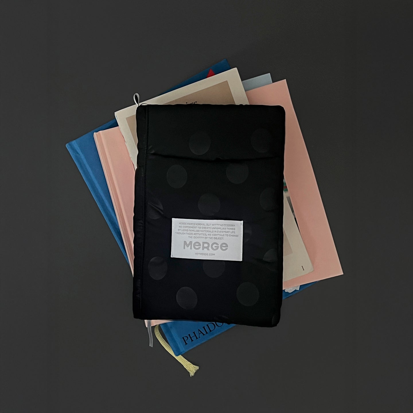 MERGE｜Snug Book Cover 雲朵書套 - Silent Dot / 黑點點