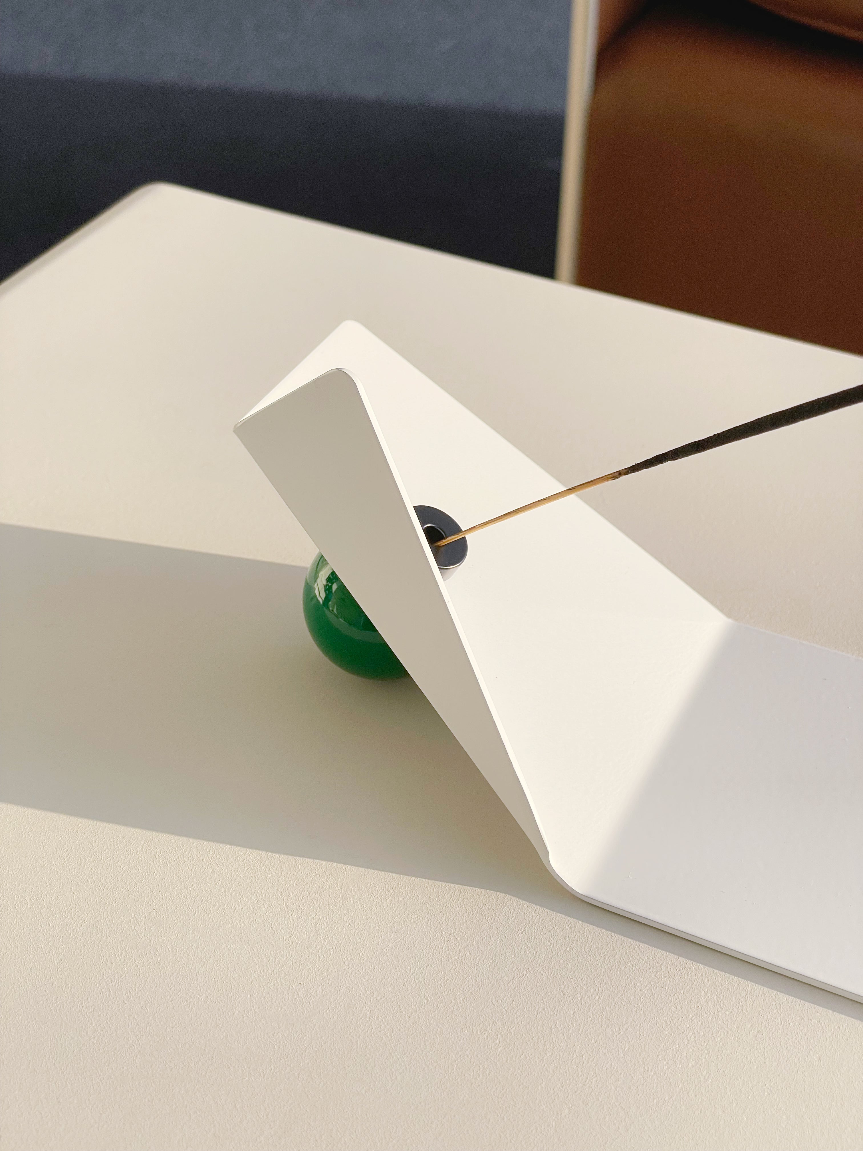 BLUE BALCONY｜Shape of Flying 線香座 - White