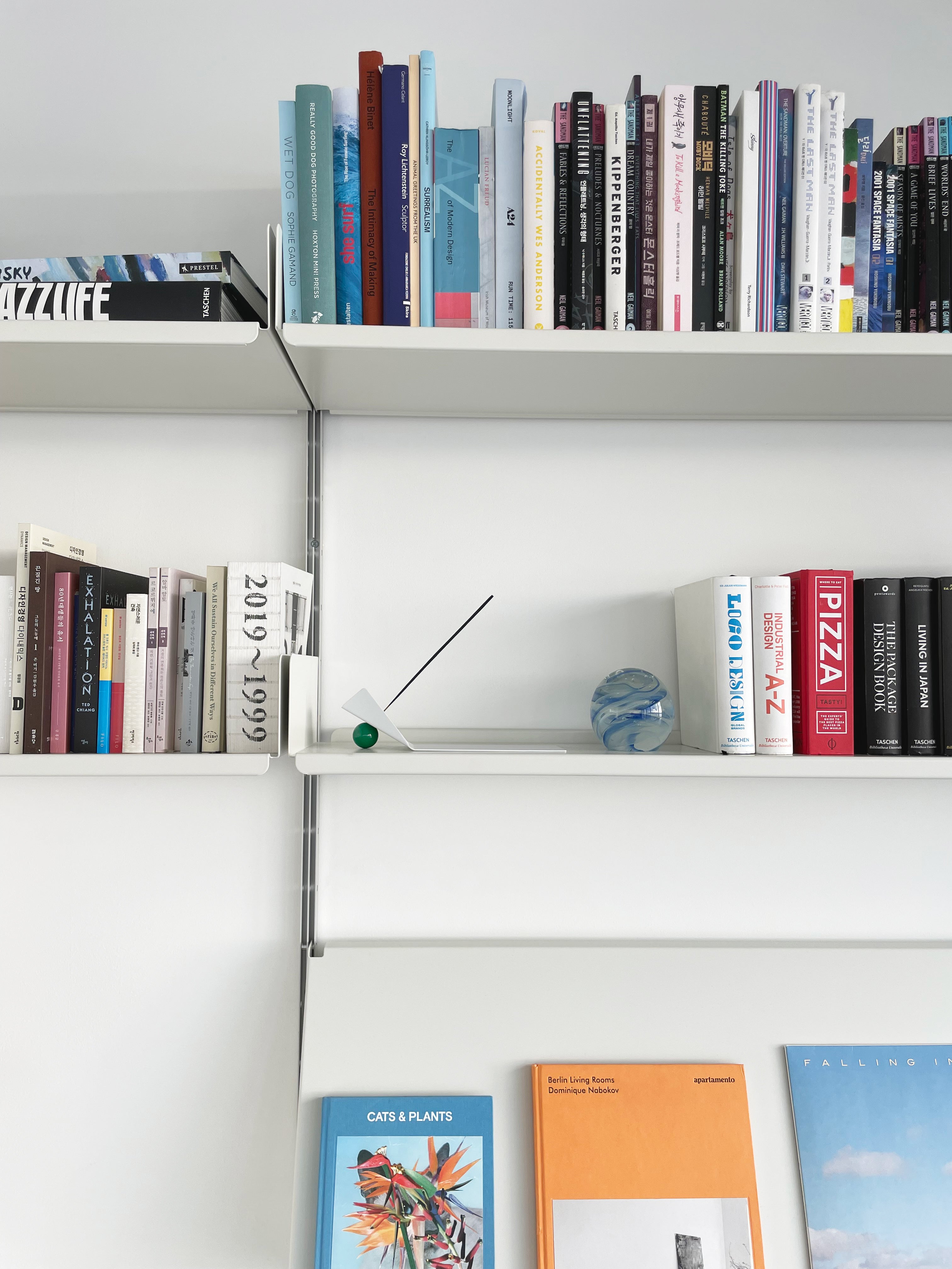 BLUE BALCONY｜Shape of Flying 線香座 - White