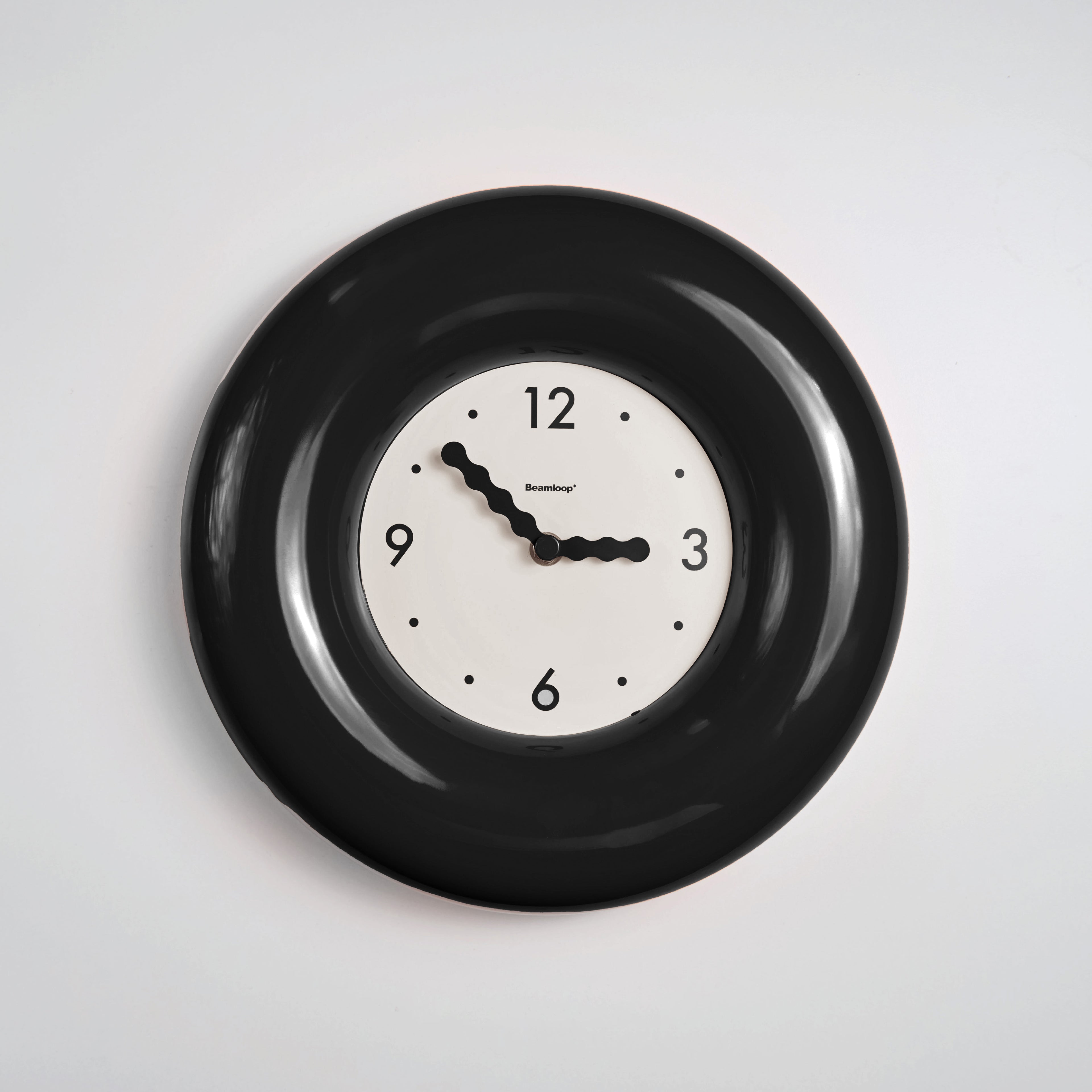 貝果靜音掛鐘 - 黑
